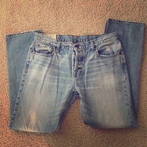 Like new! Men’s Hollister button down jeans